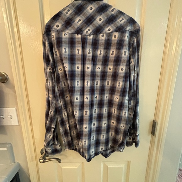 C.E. Schmidt medium long sleeve shirt - Picture 2 of 3